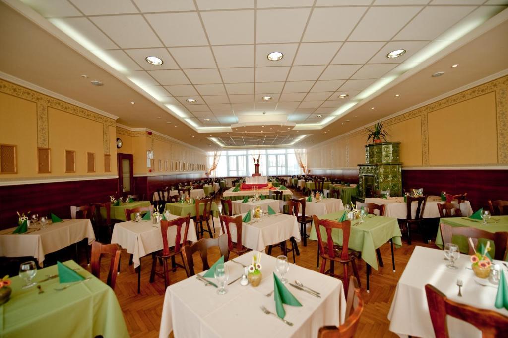 In Hotel Hajduszoboszlo Ngoại thất bức ảnh