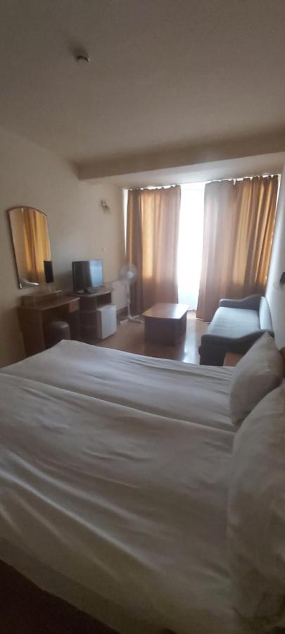 In Hotel Hajduszoboszlo Ngoại thất bức ảnh