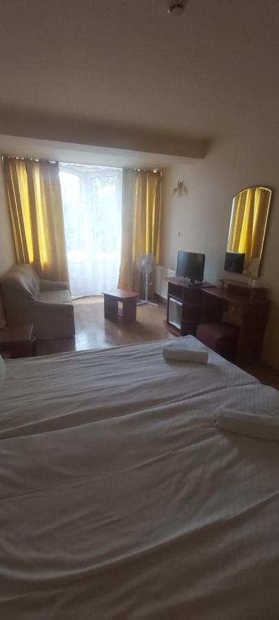 In Hotel Hajduszoboszlo Ngoại thất bức ảnh